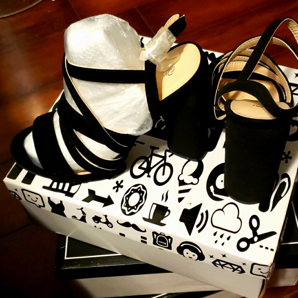 Nubuck black size 7 3.5 heel